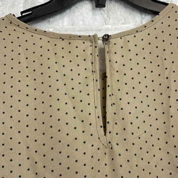 Lily White tan & navy polka dot shirt top blouse - Picture 6 of 10